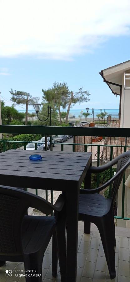 プラーイア・ア・マーレ Ad Un Passo Dal Mare Bed & Breakfast エクステリア 写真