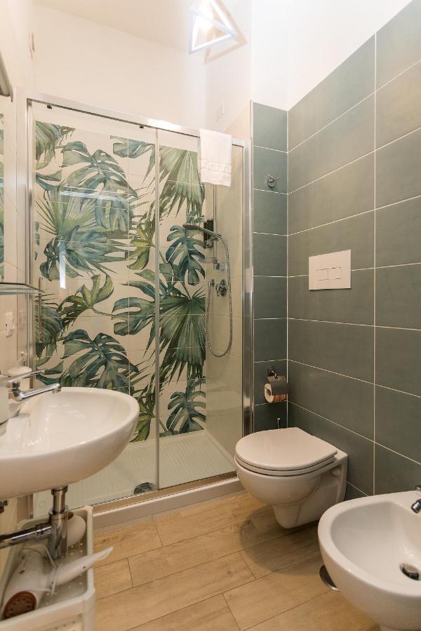 プラーイア・ア・マーレ Ad Un Passo Dal Mare Bed & Breakfast エクステリア 写真