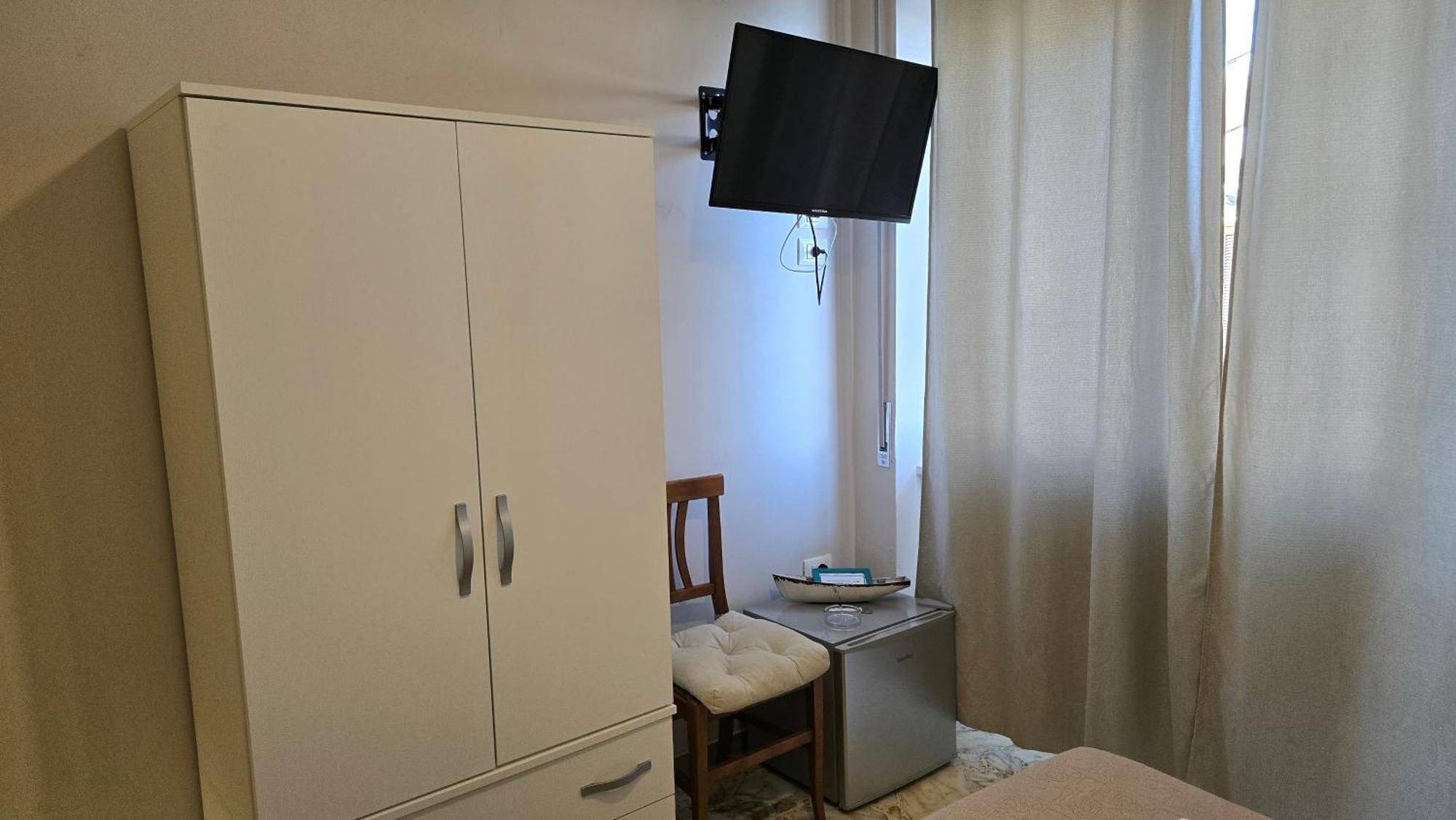 プラーイア・ア・マーレ Ad Un Passo Dal Mare Bed & Breakfast エクステリア 写真