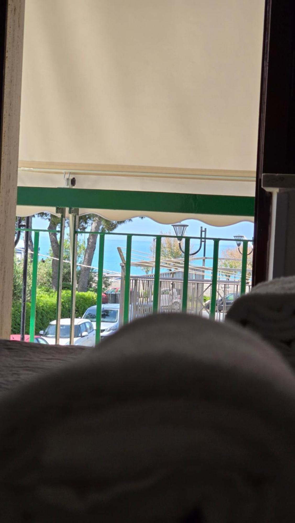 プラーイア・ア・マーレ Ad Un Passo Dal Mare Bed & Breakfast エクステリア 写真