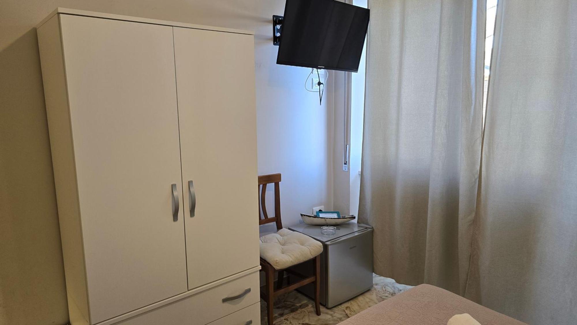 プラーイア・ア・マーレ Ad Un Passo Dal Mare Bed & Breakfast エクステリア 写真